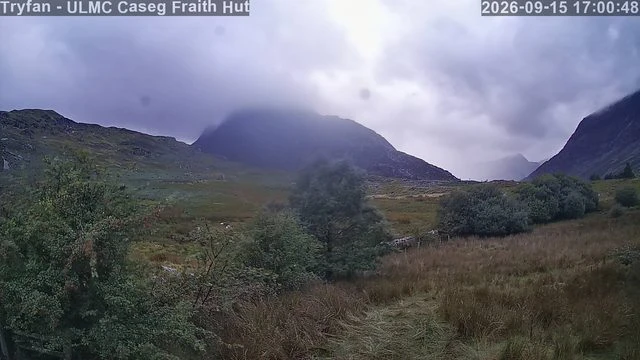 Cloudy Tryfan webcam example